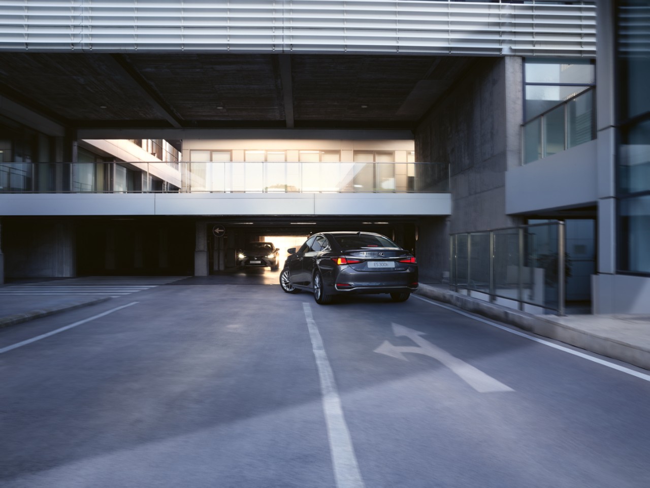 Lexus ES Lexus Safety System + -turvajärjestelmä
