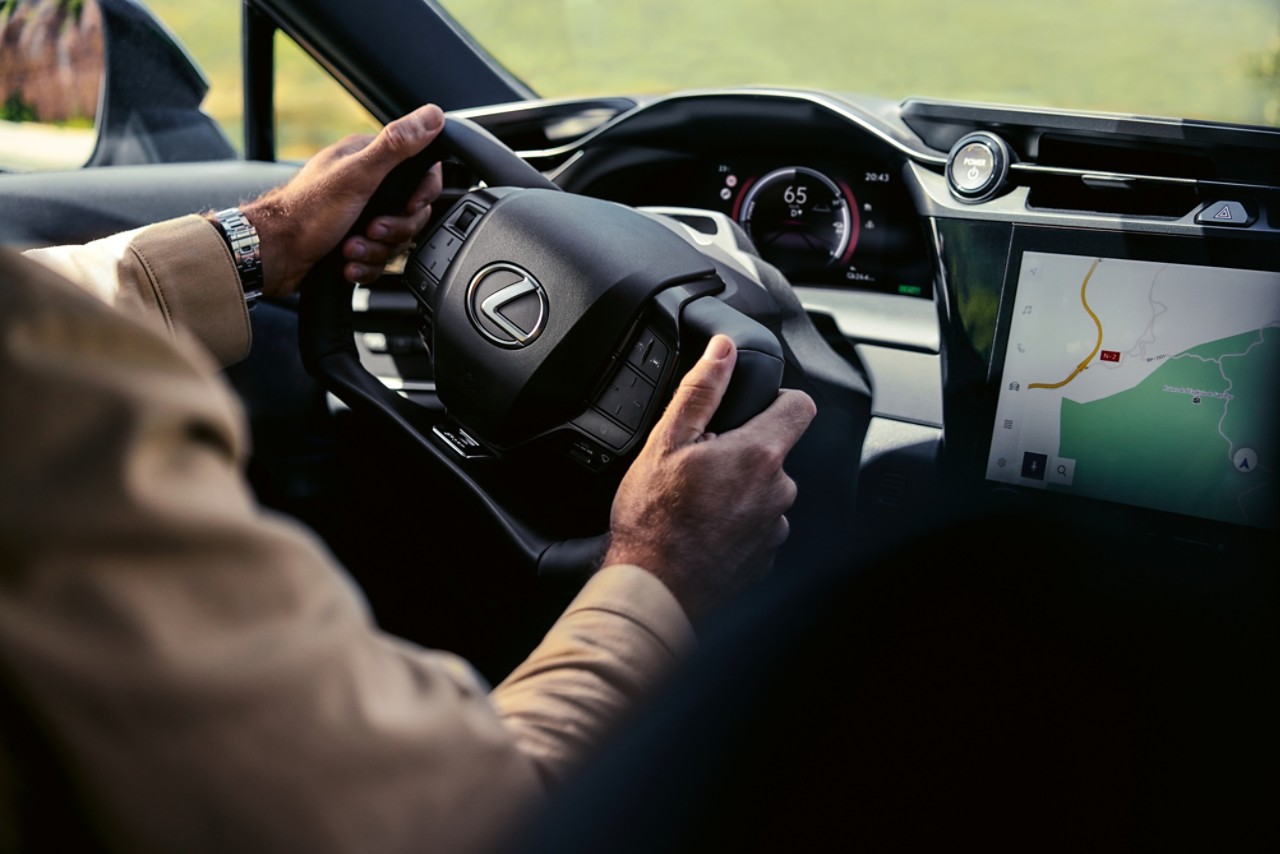 Lexus RZ steer-by-wire -järjestelmä