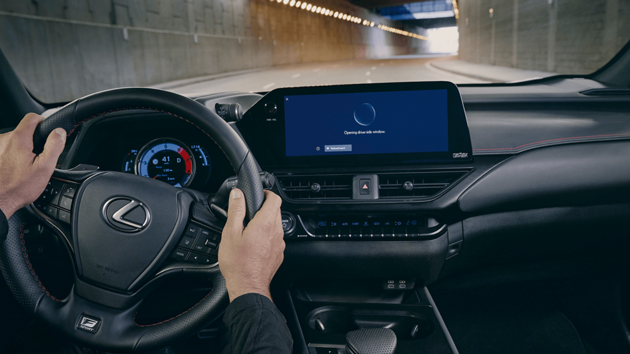  Lexus UX:n ohjaamo